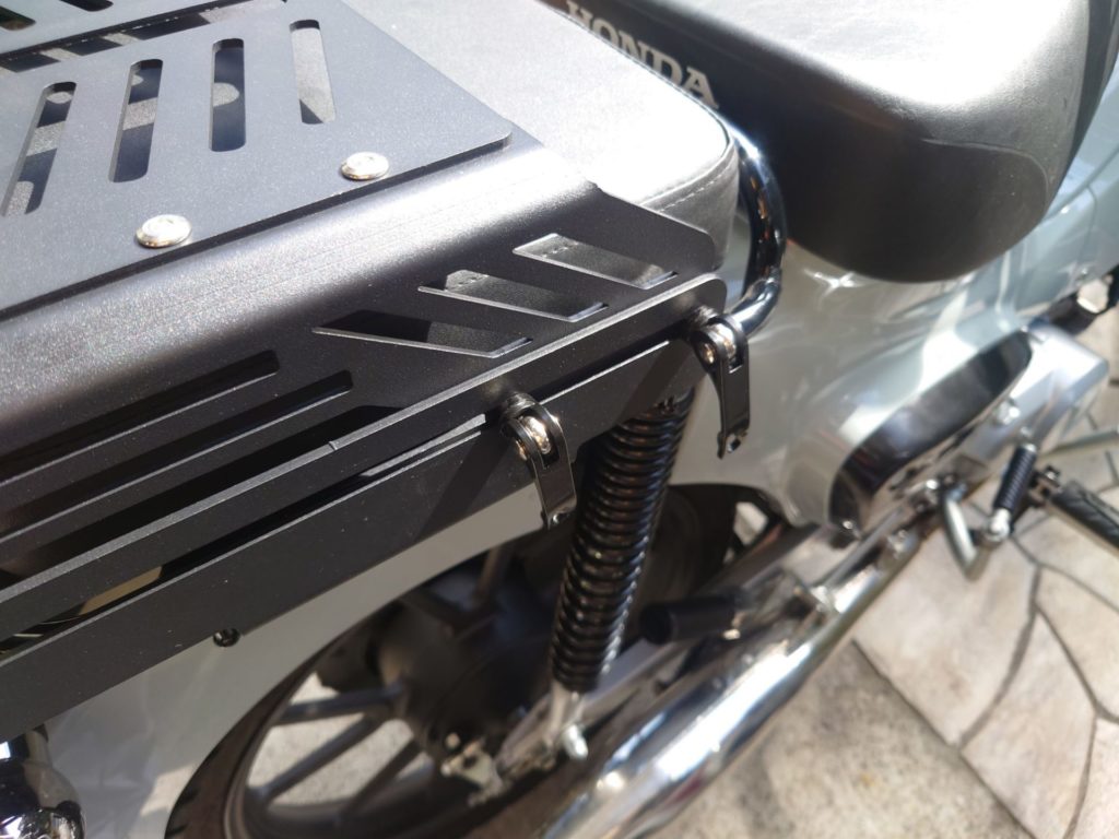 スライドキャリア固定レバー